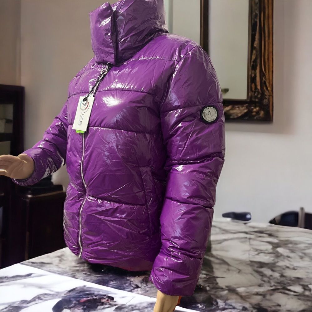 NOIZE Goldie Short Puffer Jacket in Grape - Picture 15 of 16